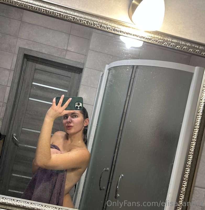 I hate showering alone. Will you come with me?😊