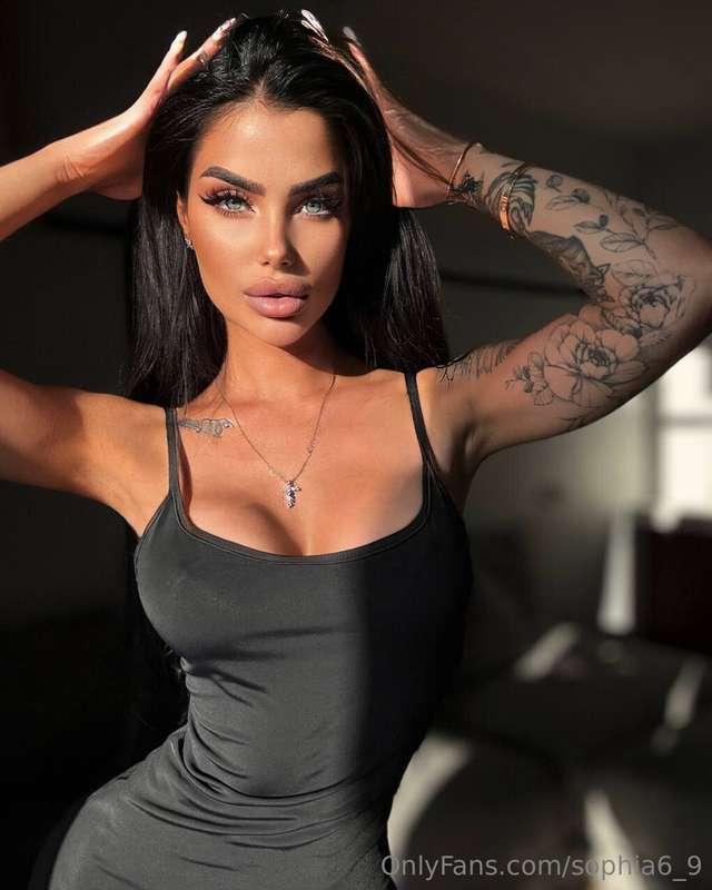 What fascinates you the most when you look at me? 😏 Is it re..