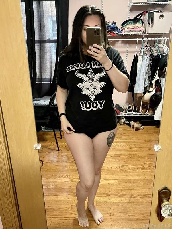 Happy Monday 🖤