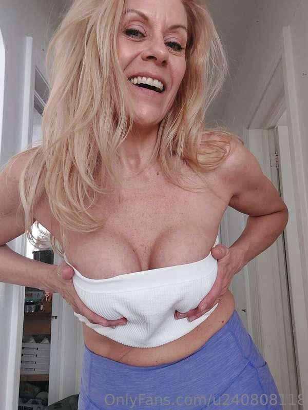 Super hot 🔥 PPV *squirt alert
This set starts fun sexy and p..