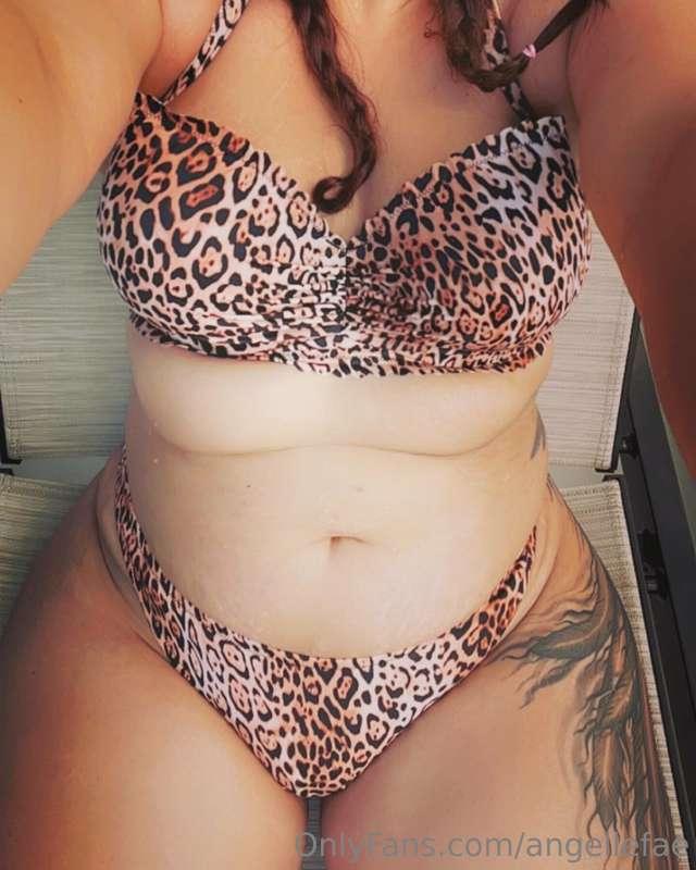 Send if you love thick thighs!!!!