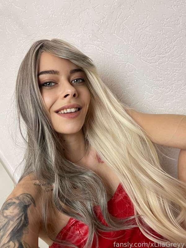 Do you think I look 🔥 😘