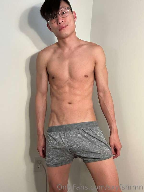 Usually wear briefs out, but love just chilling in boxers 😝