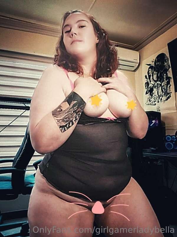 girlgamerladybella image #0
