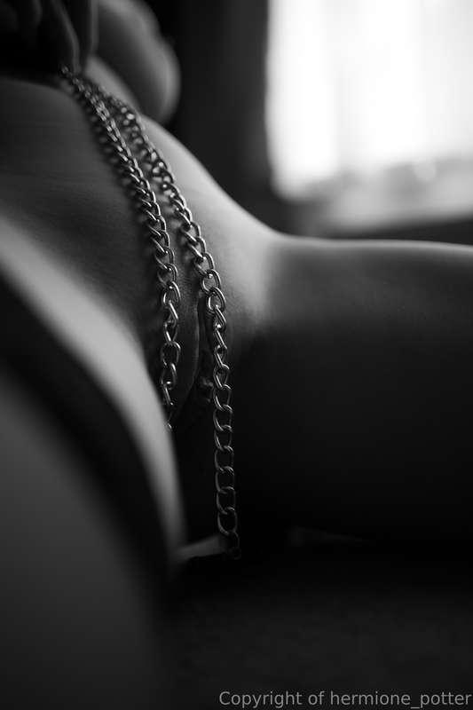 Chains feel colder than I expected…⛓️