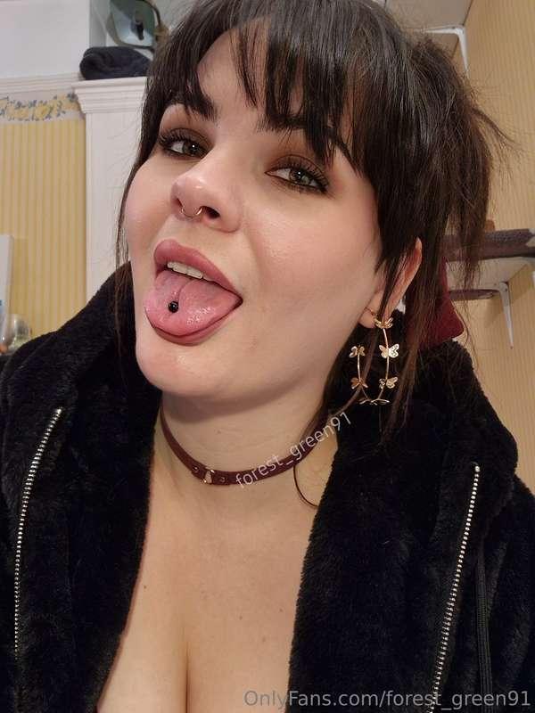Would you cum in my mouth 🤔😊