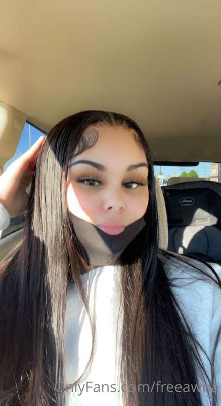 Pull my mask down and face fuck me 👀