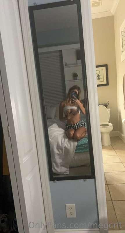 need a netflix buddy🥵