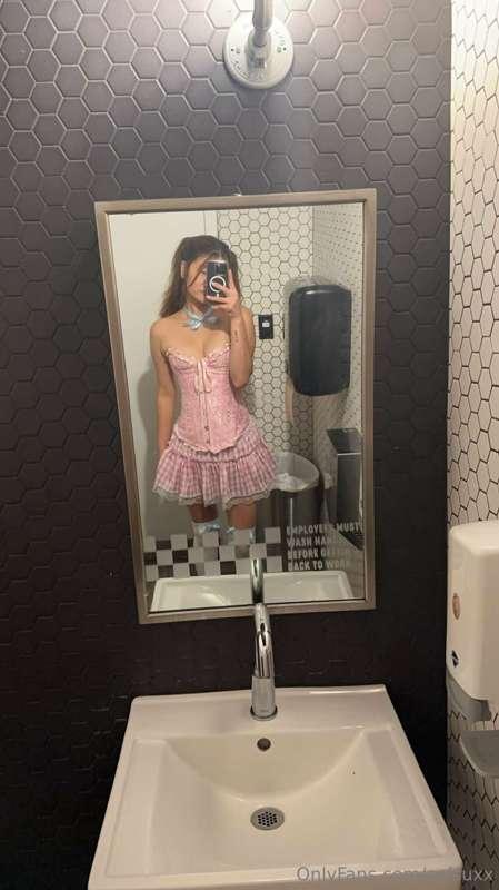 Guess what I’m going my to be for Halloween? 💕🐑