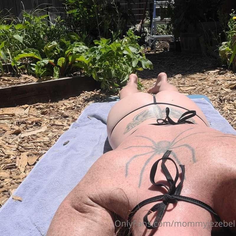 mommyjezebel image #2