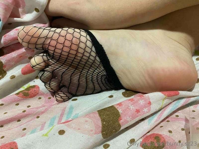 for those who have a fetish for my foot 🔥