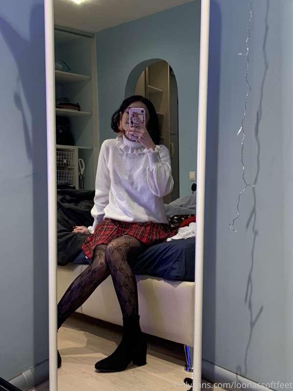 loonassoftfeet image #0