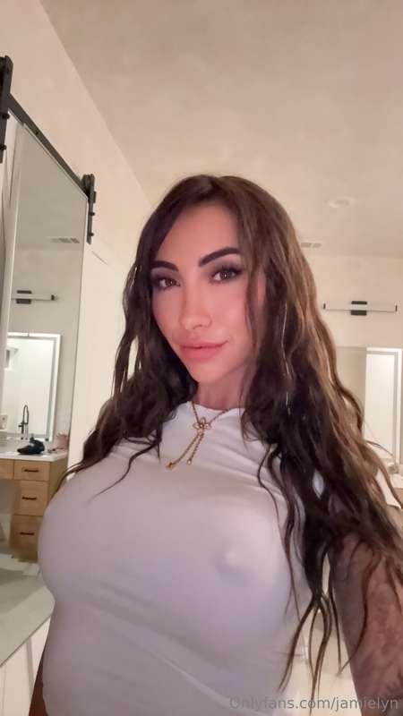  How bad do you want to see me take it all off? 🤭
