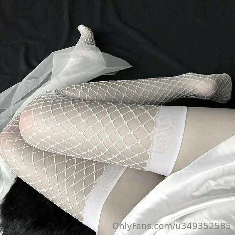 Is there anyone who likes beauty of legs , cause I am confus..