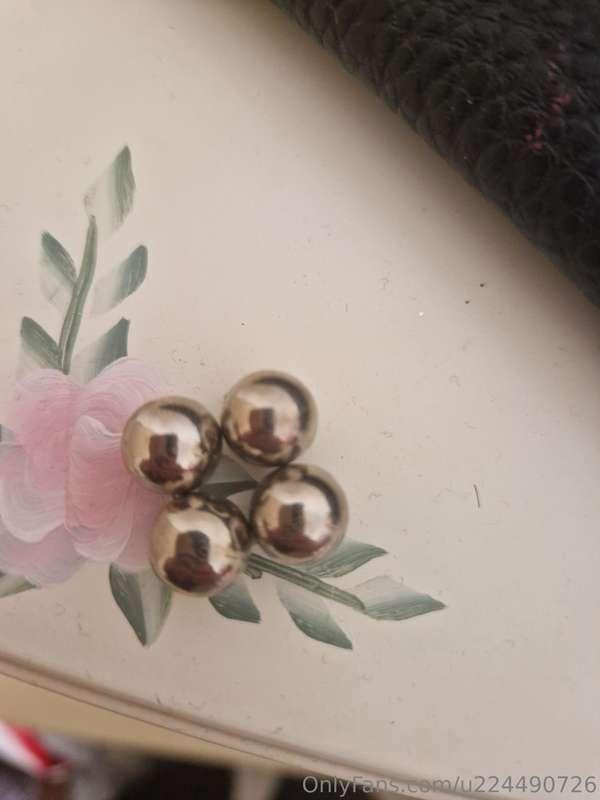 I need to use magnetic balls on my nipples and clit baby xx