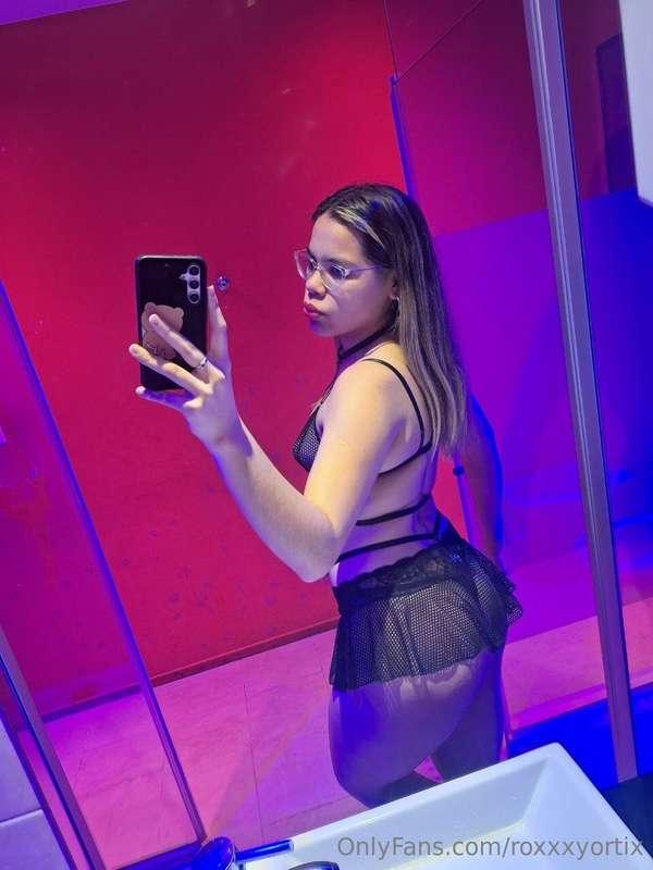 THE HOTTEST SLUT @xlupix 🔥🔥🔥This naughty and playful girl is..