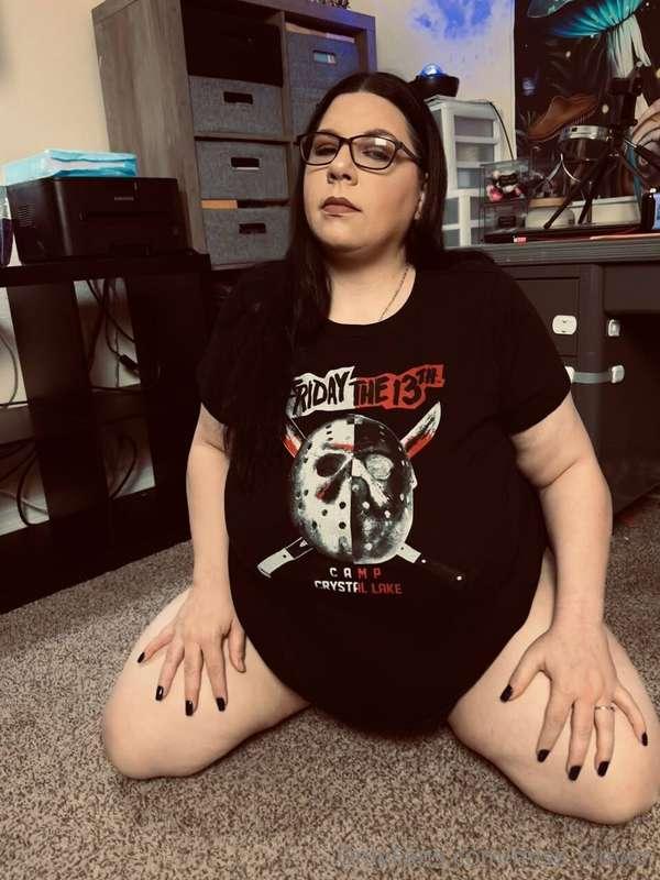 🎧 My headset’s on but my panties are off. Guess what I’m pla..