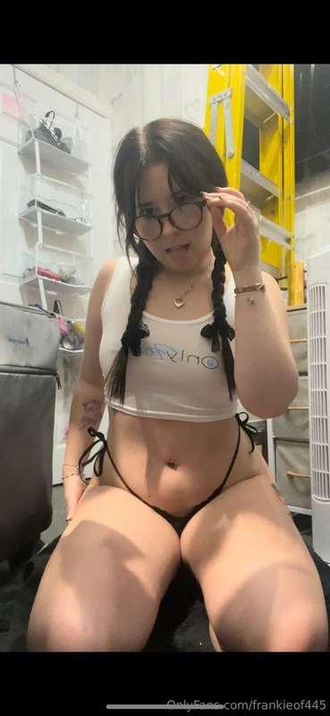 Do you like my outfit 🤭head over to your dms to see me witho..