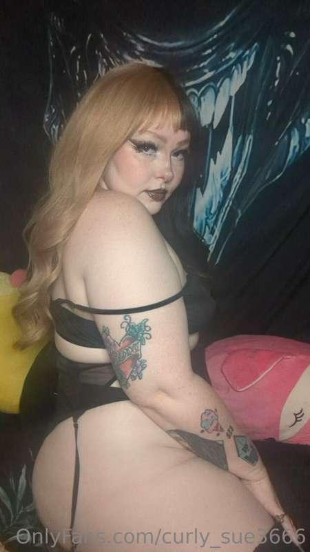 wanna play video games with me & play with my pussy at the s..