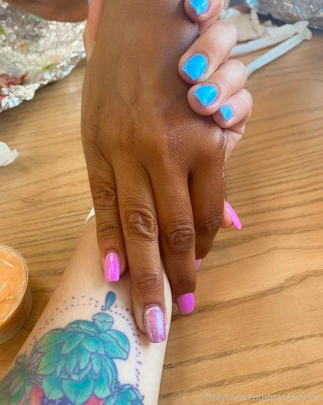Happy Mother's Day to all the mamis I have in here!! Go tip ..