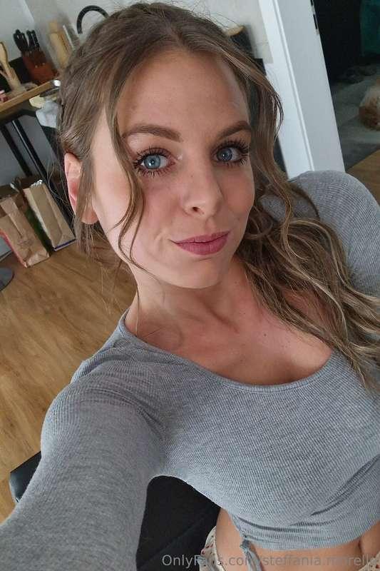 Soll ich Dich etwas ablenken ? 🔥❤️

Should I distract you a ..