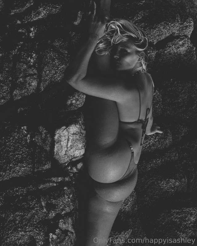 Baby 🖤 gimme more