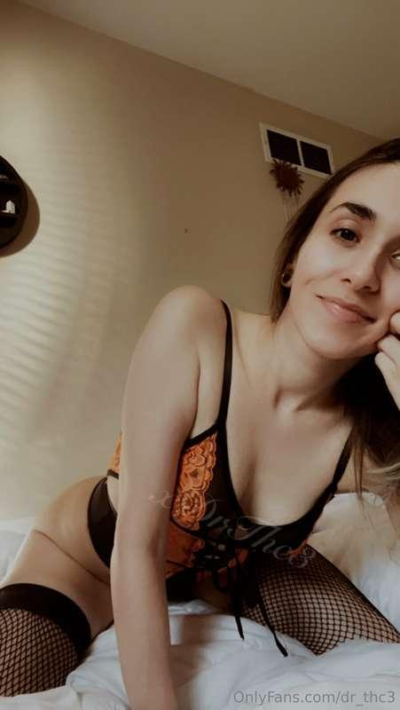 Hope you have a fantastic monday! 🖤🧡