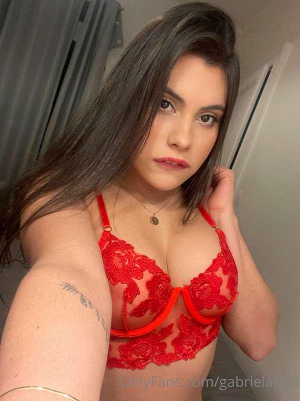 Do you like red lingerie 🥵, and also a good load of cum 🍆💦, ..