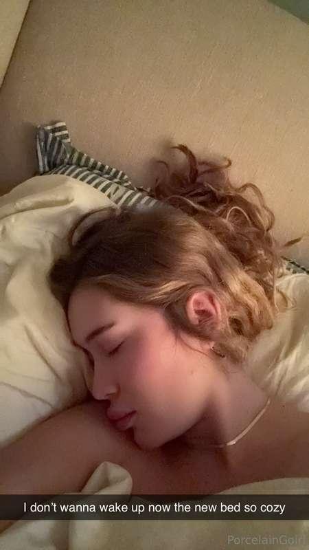 I'm just a sleepy girl 😴