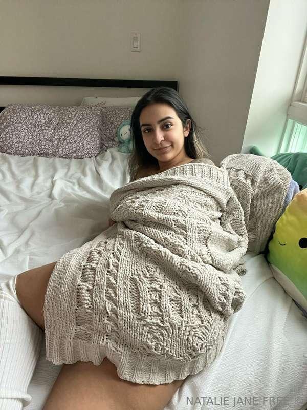 do you jerk off before bed or when you wake up??🤭🤭
