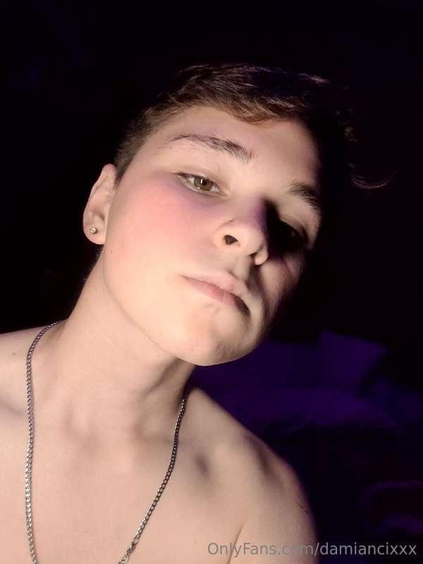 Hello my love, I hope your day goes well! many kisses 😘