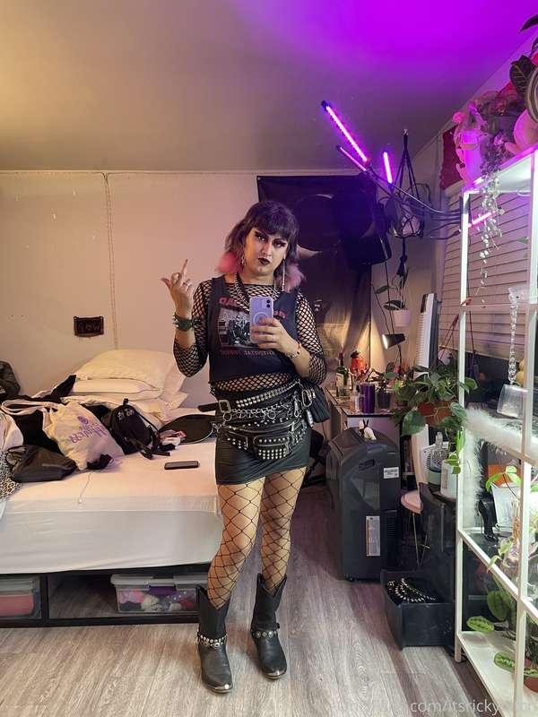 Would you take me out to the bar and fuck be in the dirty ba..