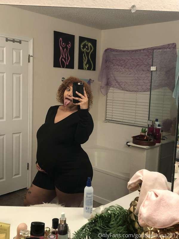 update: feet a bit swollen and bump is big asf.. ass and tit..
