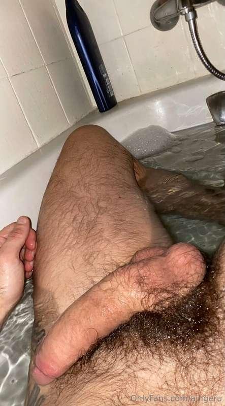 Floating 🧼 🚿 🦡