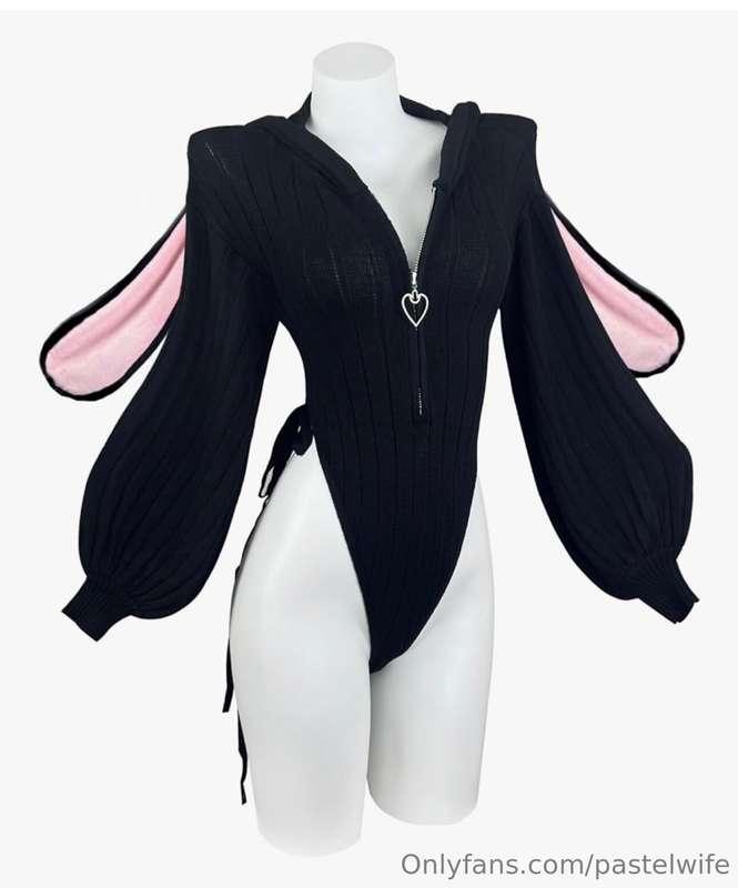 i want this outfit so bad uwu 😭😭😭 i’m doing a collab with a ..