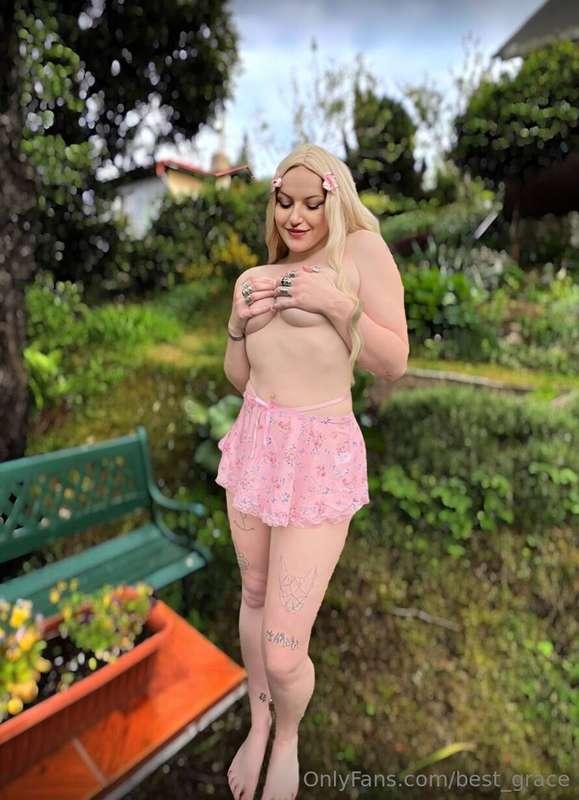 @ssassyjessie*🌸I have the pinkiest pussy you'll ever seen 🌸😏..