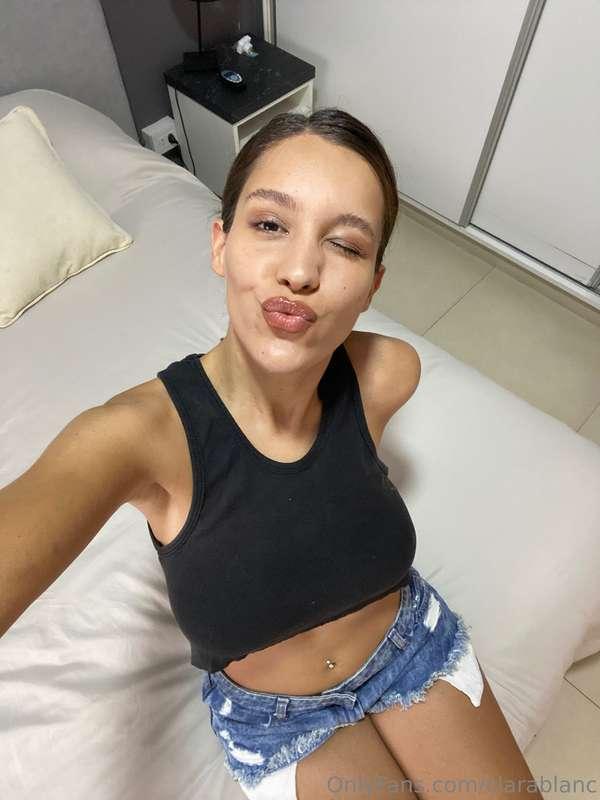 Would u like a gentle kiss? Kiss it better! 😘😘