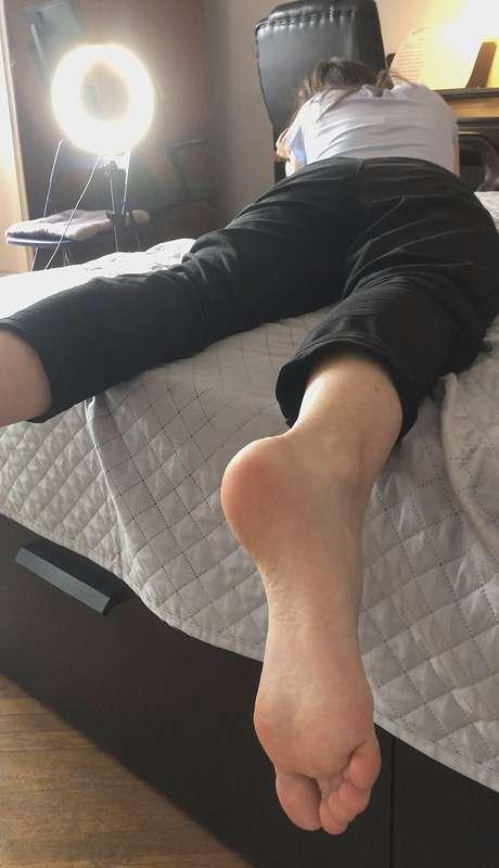 Be quiet, I'm on the phone...