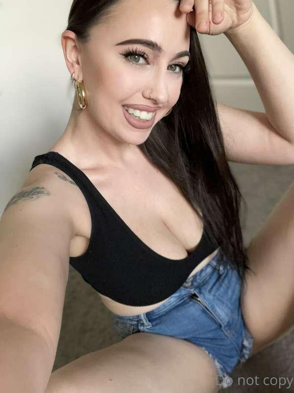 Happy Monday to you all 💕 I'll be online if you want to have..