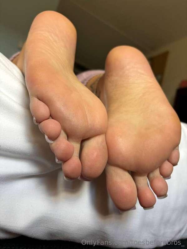 toesbeforebros_ image #14
