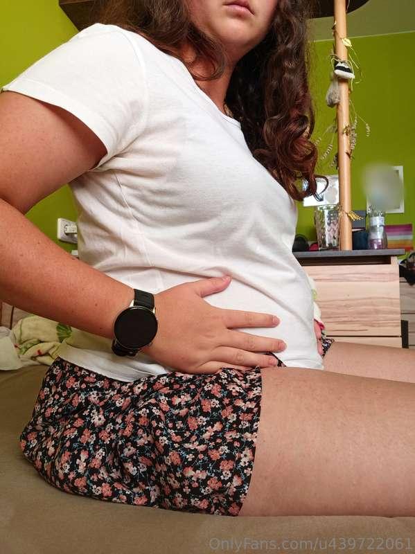 Just a bit more of my todays after-lunch belly update 😊