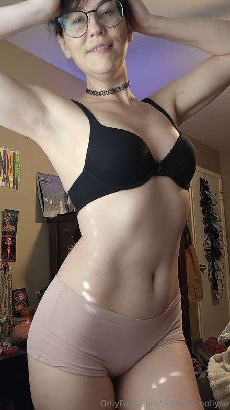 Good afternoon my darlings :) 