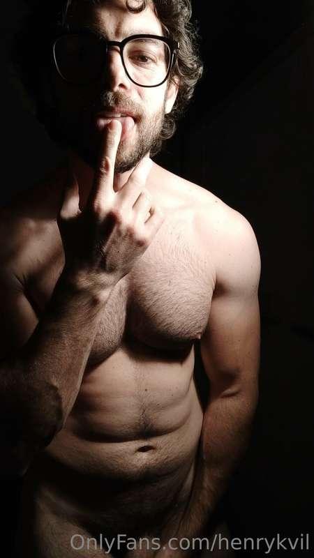 henrykvil image #2