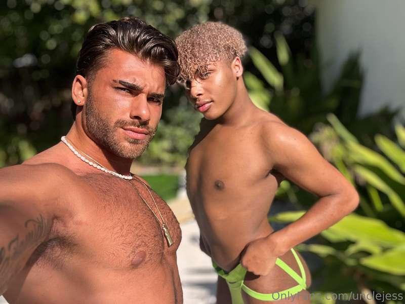 Too hot too handle. Watch him ride me...