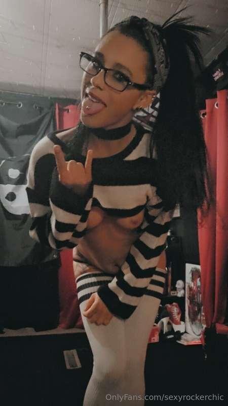 No concerts today so I decided to get rockstar ready and pla..