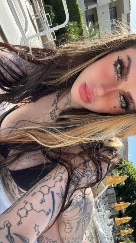 <33