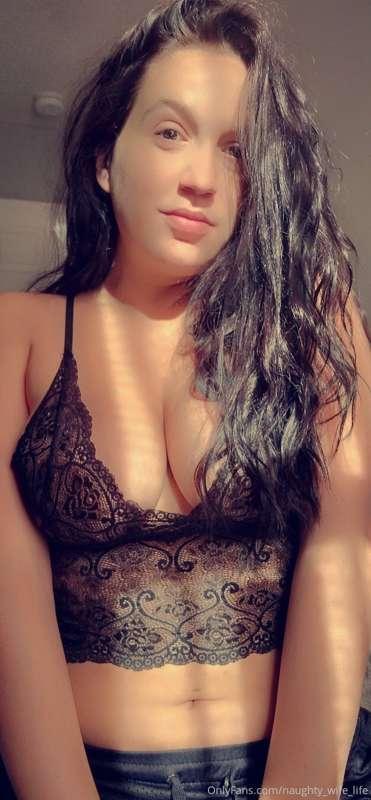 Tits & Hits. 💨