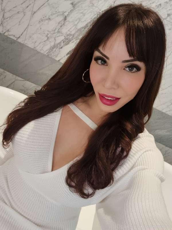 Good morning honey! 
👀 remember to check your inbox for news..