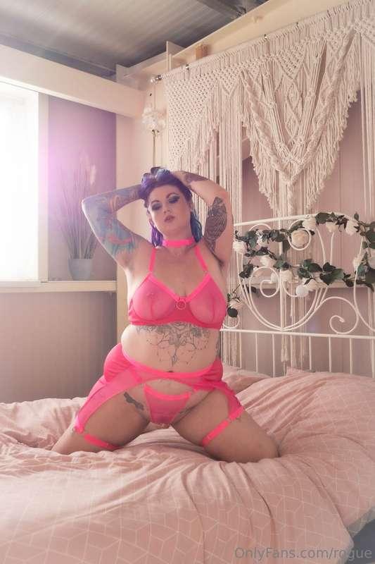 One of my favourite lingerie sets, so I had to self shoot so..
