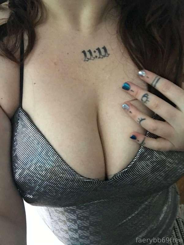 Busting out of my highschool prom dress, take it off for me?